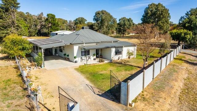 87 Walbundrie Rd, NSW 2660