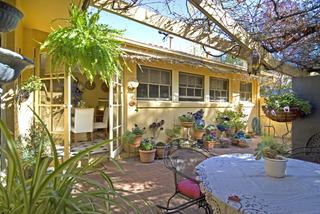 Courtyard (2008-04-23)