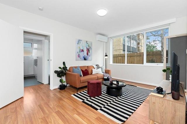 2/1 Ravens Grove, VIC 3183