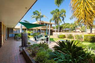 Courtyard (2015-04-22)