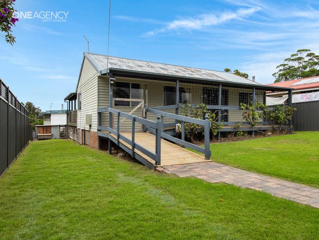 17 Lake Street, NSW 2537