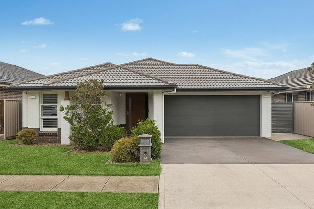 13 Steele Avenue, NSW 2570