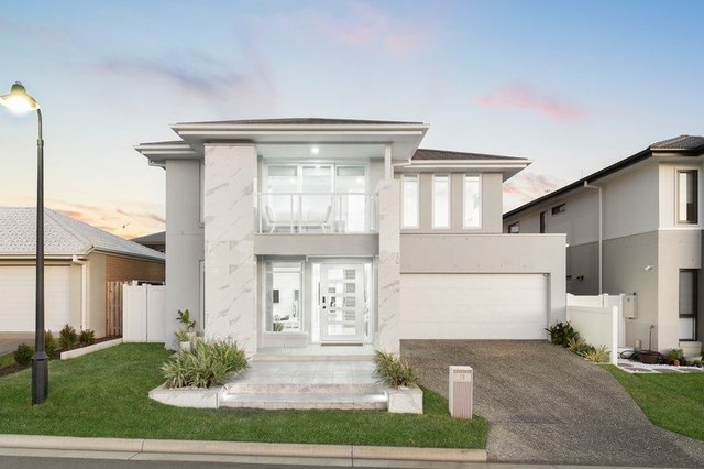 13 Villa Boulevard, QLD 4211