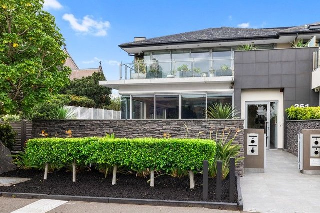 2/261 Nelson Place, VIC 3016