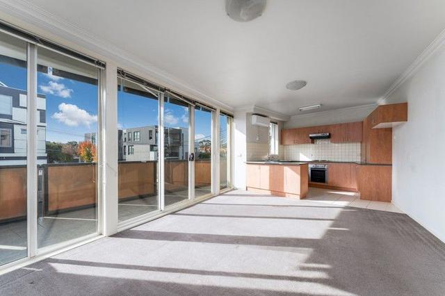 2/105 Orrong Crescent, VIC 3161