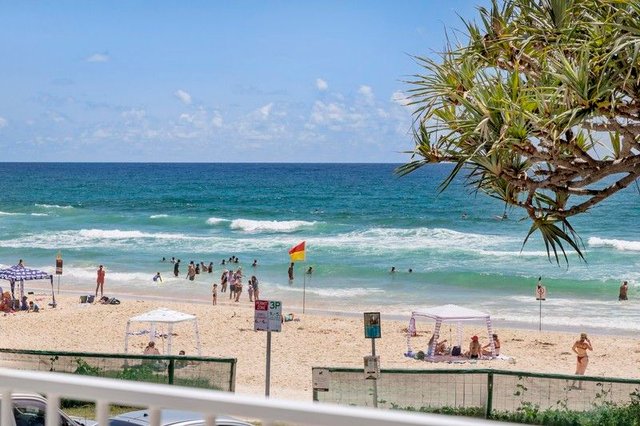 756-758 Pacific Parade, QLD 4223