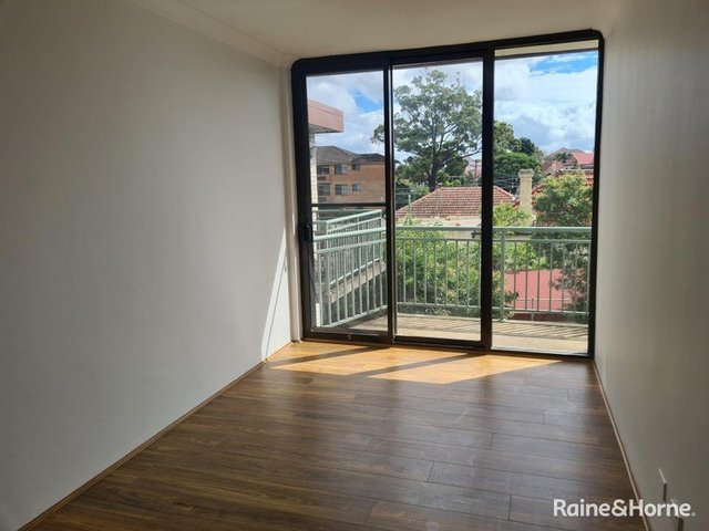 8/2 Francis Street, NSW 2204