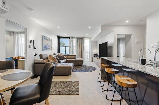8/3 Homelea Court, WA 6103