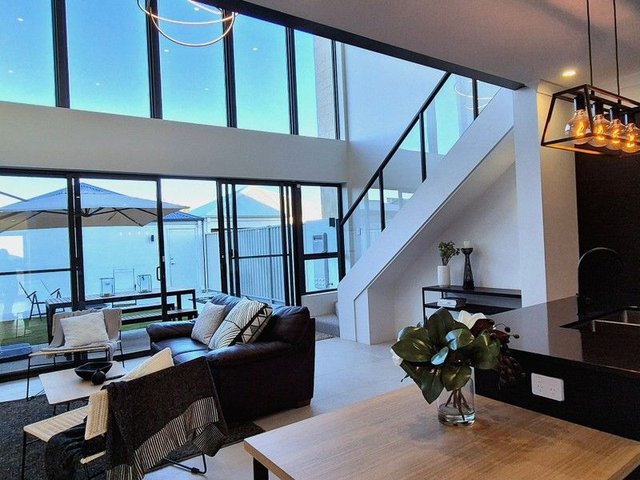 4B Leeward Ave, WA 6038