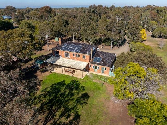 10 Eagle Court, VIC 3328