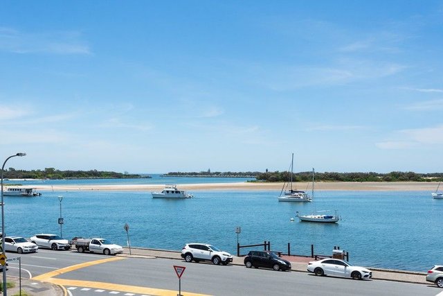 202/300 Marine Parade, QLD 4215