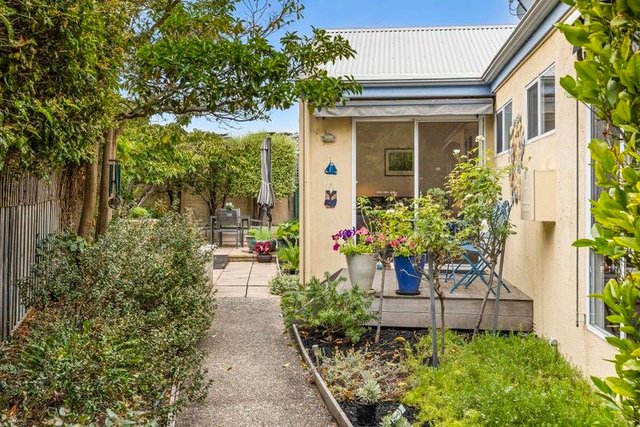 17B Beach Close, VIC 3225