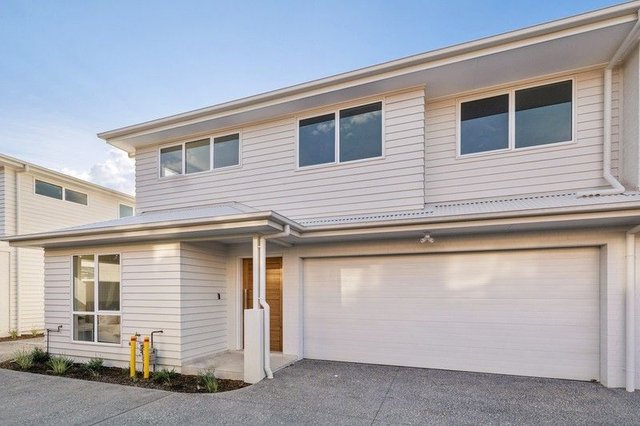 2/42 Engadine Avenue, NSW 2233