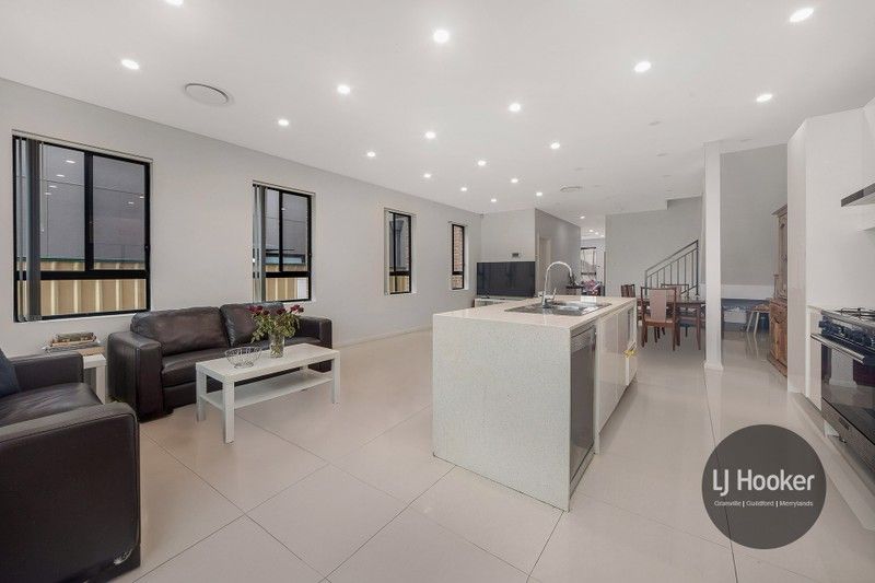 https://images.allhomes.com.au/property/photo/2fb60968926bb0fa5d8265d9bfbbe66b_hd.jpg