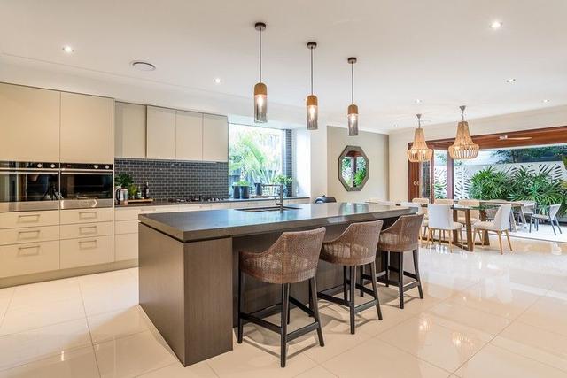 2 Executive Way, QLD 4035