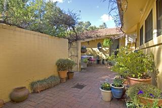 Courtyard (2008-04-23)