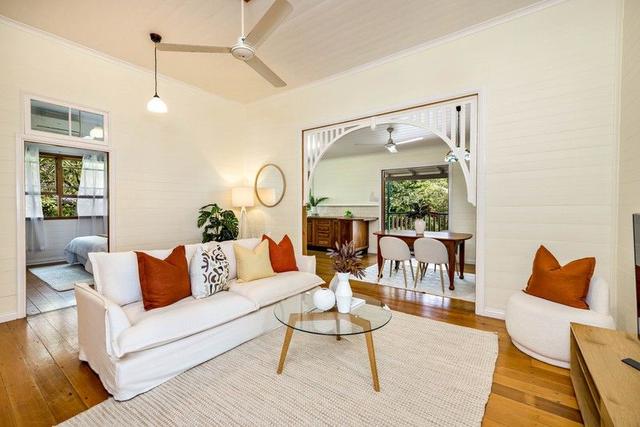 6 Passchendaele Street, QLD 4870