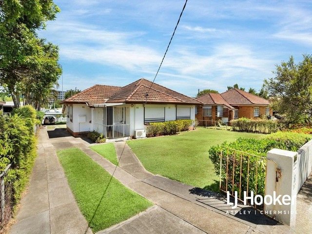 8 Ballantine Street, QLD 4032