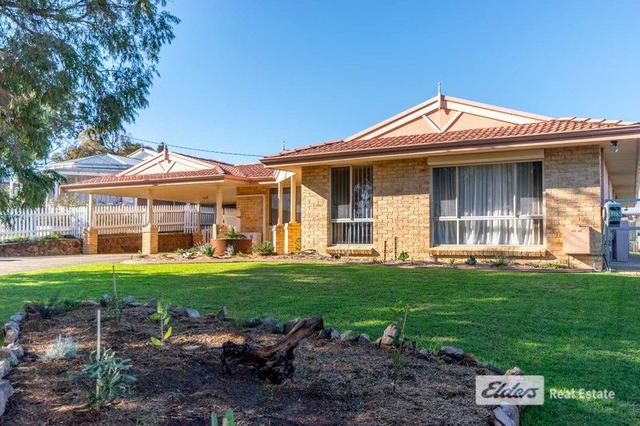 9 Larkins Grove, WA 6330