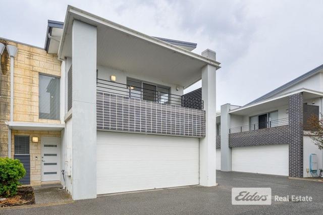 15/2 Louvre Way, WA 6171