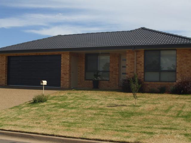 15 Squirrel Glider Drive, NSW 2640