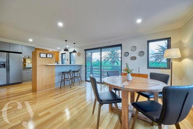 16 Swanbourne Street, WA 6160