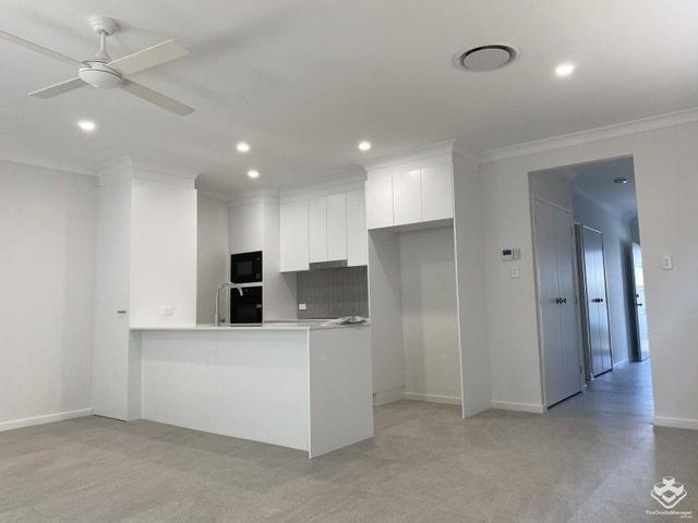 ID:21158393/35 Claussen St, QLD 4118