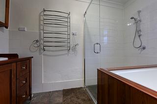 Bathroom (2013-11-05)