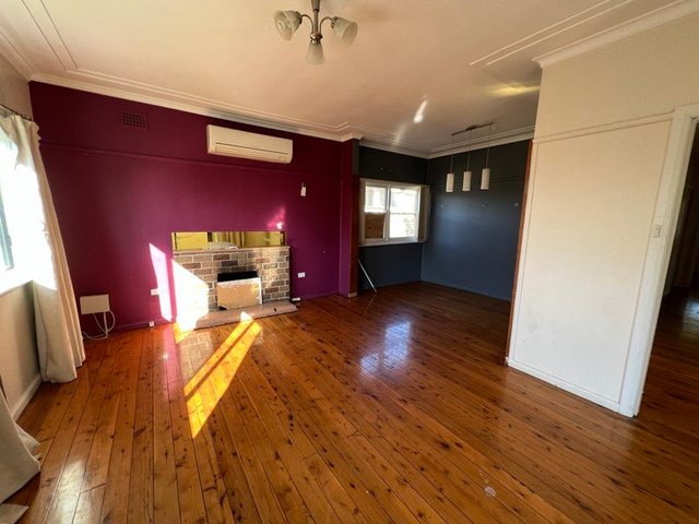 17 McGowen Cres, NSW 2170