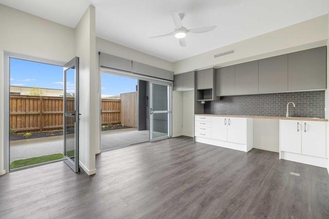 8/35 Lenco Crescent, QLD 4550