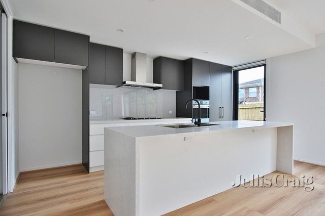 2/11 Ranfurlie Drive, VIC 3150