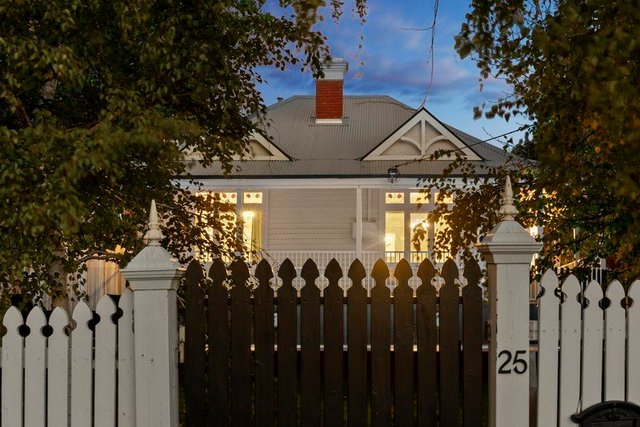 25 Webster  Street, VIC 3550