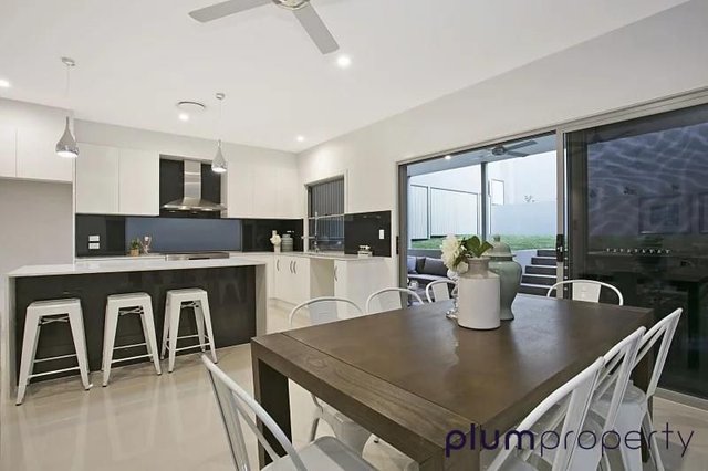 17 Kenton Street, QLD 4069