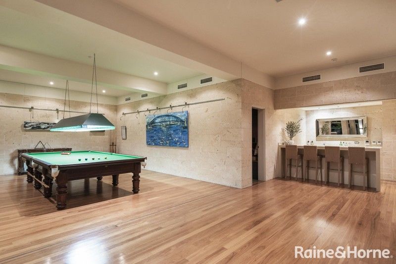 https://images.allhomes.com.au/property/photo/30dd6b305d37245d3bbe7aa7deca105a_hd.jpg