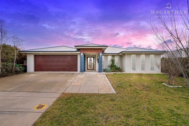 30 Mullagh Crescent, NSW 2650