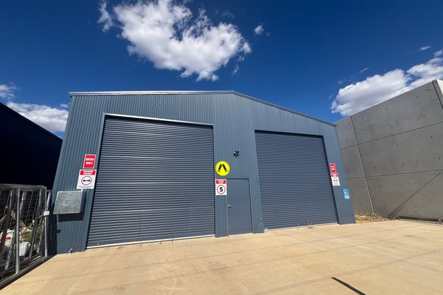 1/21 Holland Road, NSW 2630