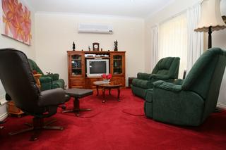 Lounge Room (2011-12-07)