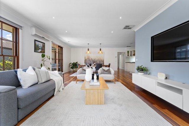 8 Gainsborough Road, VIC 3194