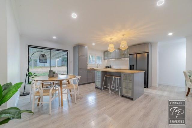 8 Mahonia  Street, QLD 4070