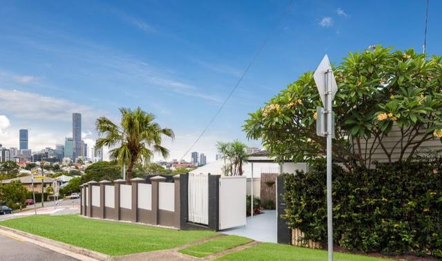 22 Upper Cairns Terrace, QLD 4064