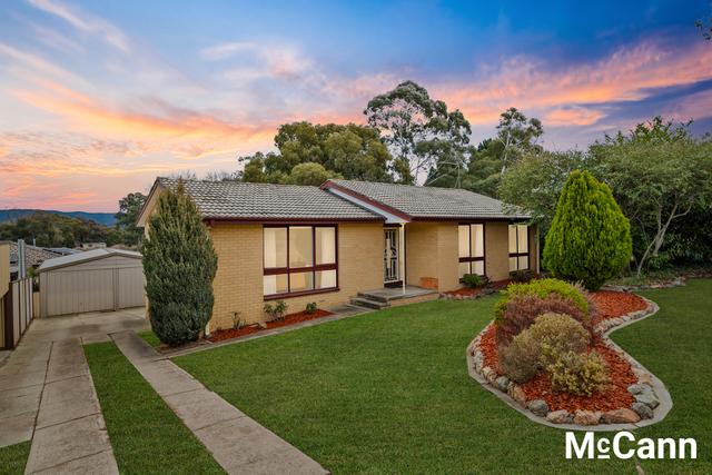 72 Sternberg Crescent, ACT 2903