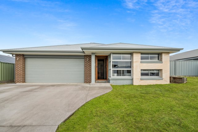 9 Iluka Crescent, NSW 2539
