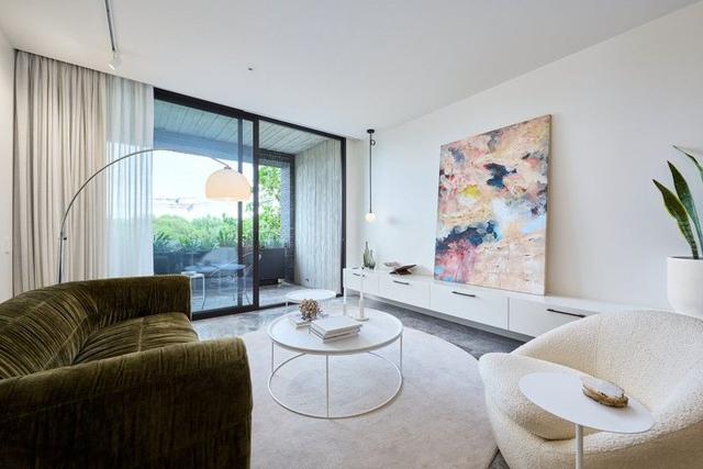 205/2 Pine Avenue, VIC 3184