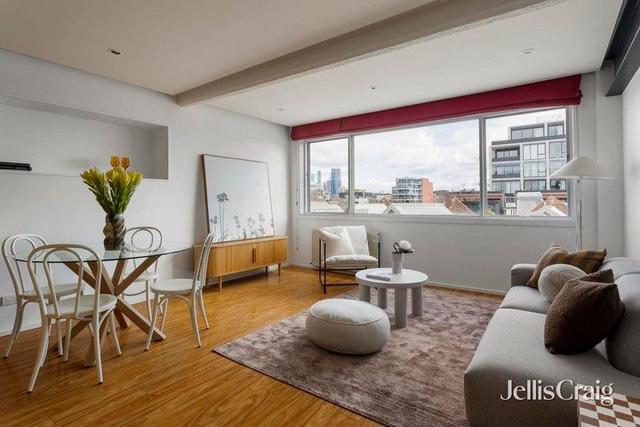 17 MacRobertsons Close, VIC 3065