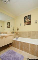 Bathroom (2007-04-18)