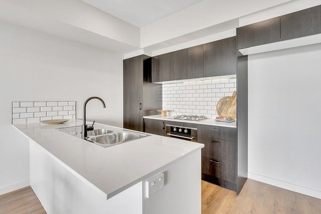 210/2 Fortitude Drive, VIC 3064