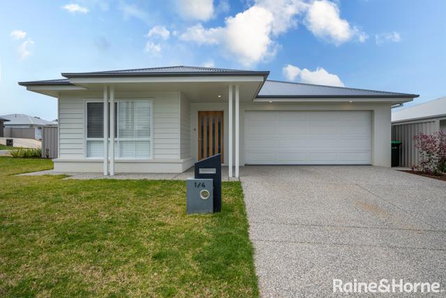 1/4 Yarranjerry Street, NSW 2650