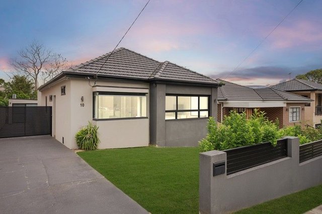 10 Farnham Avenue, NSW 2196