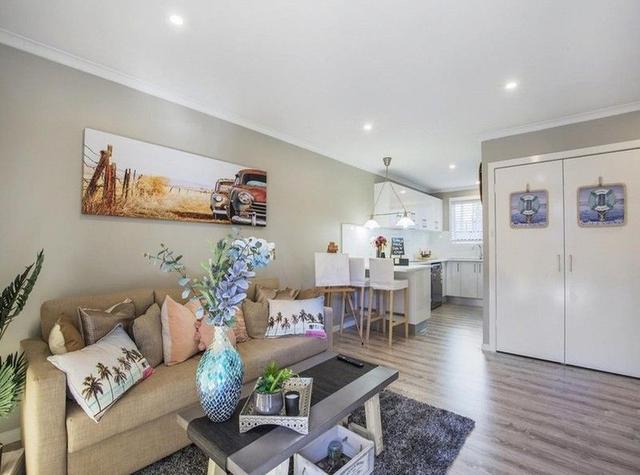 4/10 Monaco St, QLD 4217