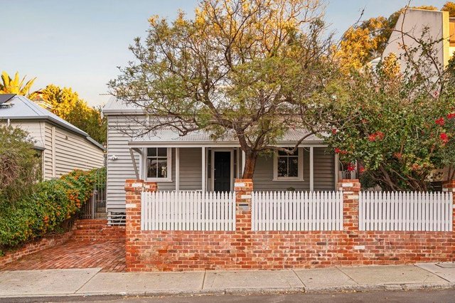 7 Caddy Avenue, WA 6007